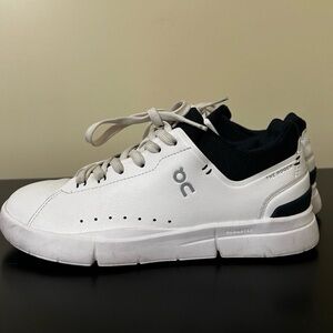 On Running The Roger Women’s White and Navy Court Sneakers